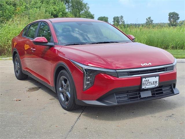 Photo of 2025 Currant Red Kia K4