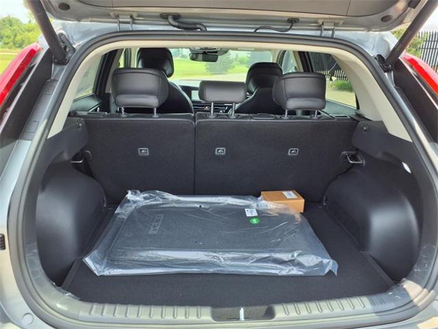 Photo of 2025 Steel Gray Kia Niro