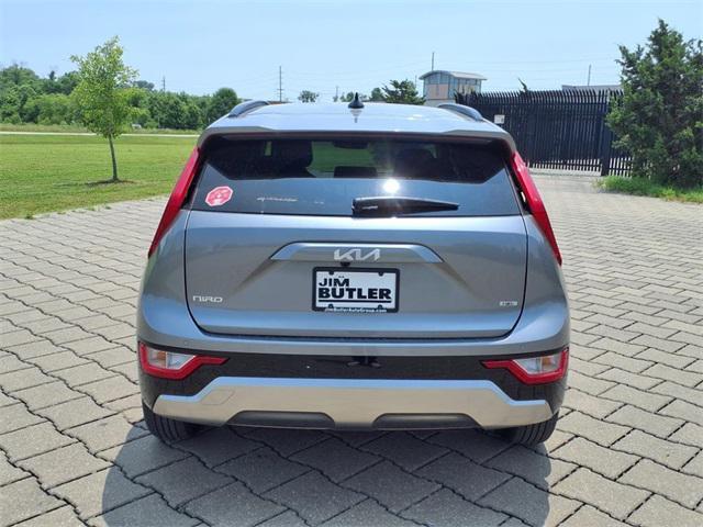 Photo of 2025 Steel Gray Kia Niro