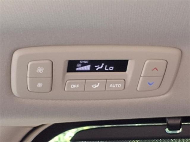 Photo of 2026 Snow White Pearl Kia Carnival