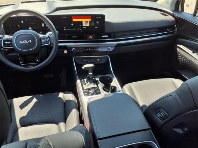 Photo of 2026 Snow White Pearl Kia Carnival