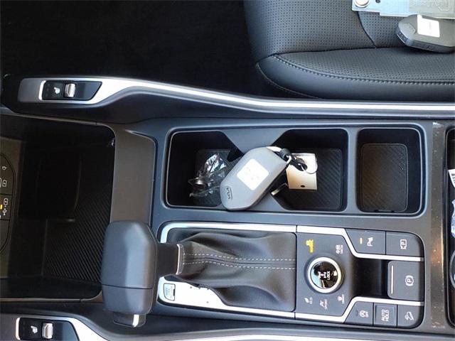 Photo of 2025 Glacial White Pearl Kia Sorento