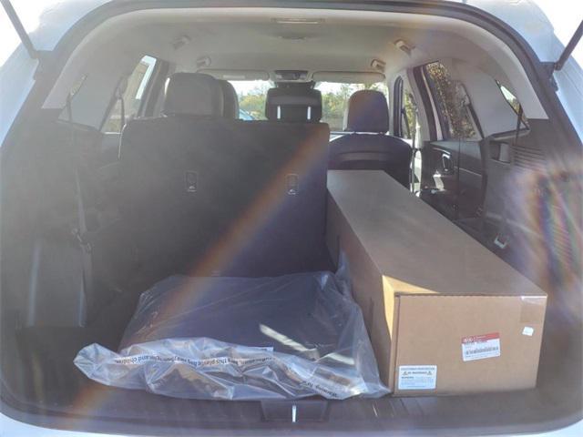 Photo of 2025 Glacial White Pearl Kia Sorento