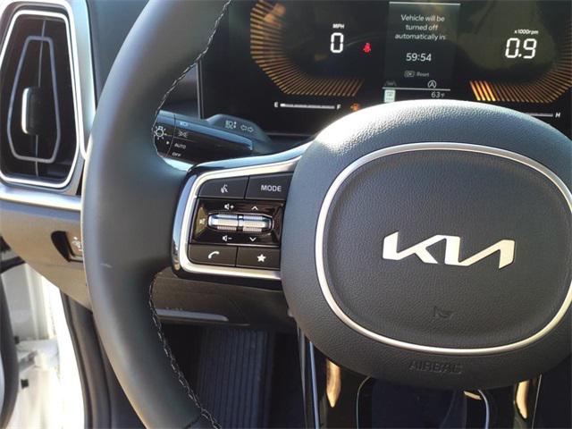 Photo of 2025 Glacial White Pearl Kia Sorento