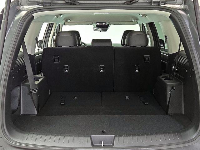 Photo of 2024 Gray Hyundai SANTA FE