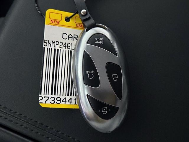 Photo of 2024 Gray Hyundai SANTA FE