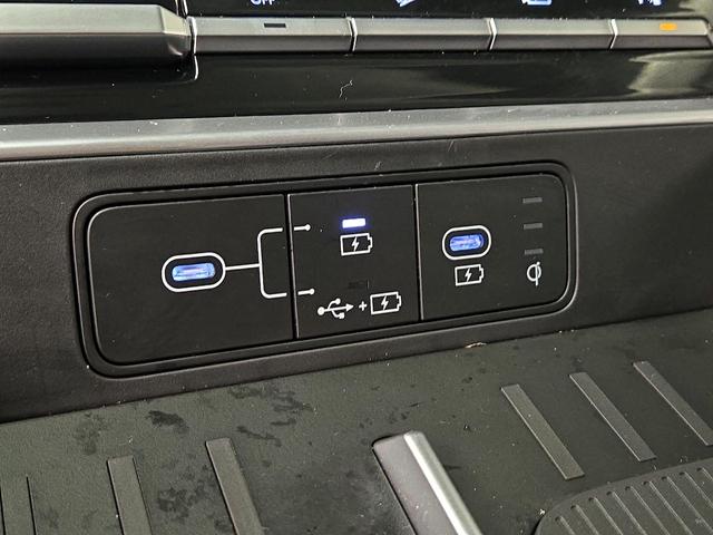 Photo of 2024 Gray Hyundai SANTA FE