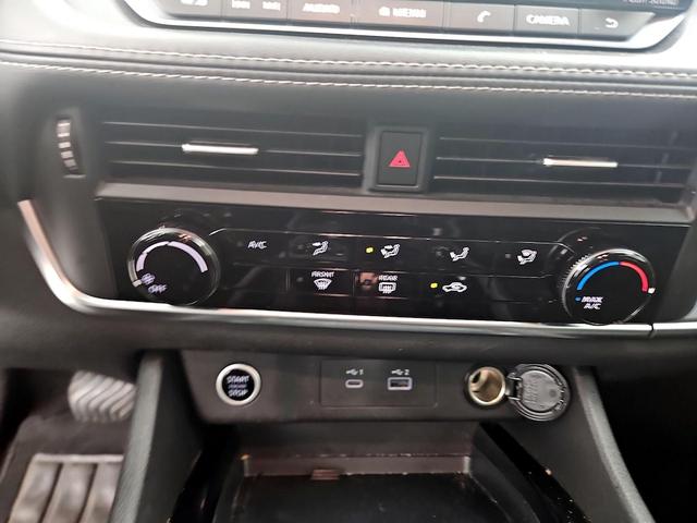 Photo of 2021 Gray Nissan Rogue