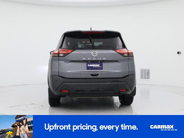 Photo of 2021 Gray Nissan Rogue