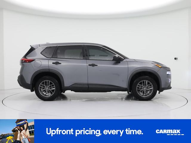 Photo of 2021 Gray Nissan Rogue