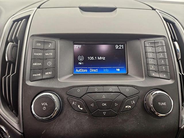Photo of 2018 White Ford Edge