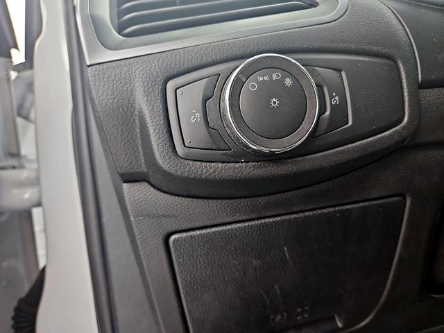 Photo of 2018 White Ford Edge