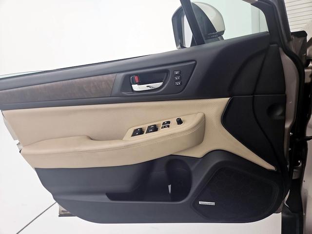 Photo of 2015 Tan Subaru Outback