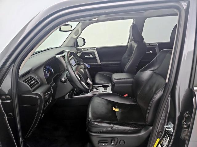 Photo of 2014 Gray Toyota 4Runner