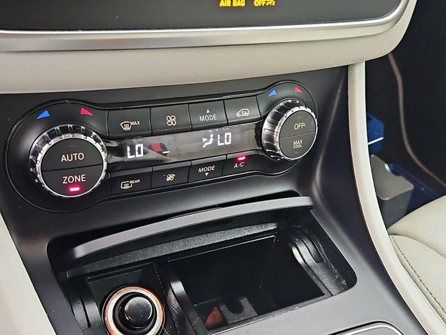 Photo of 2016 Black Mercedes-Benz GLA-Class