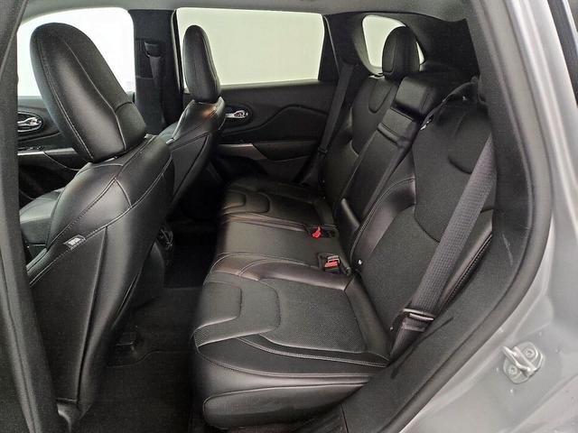 Photo of 2019 Silver Jeep Cherokee