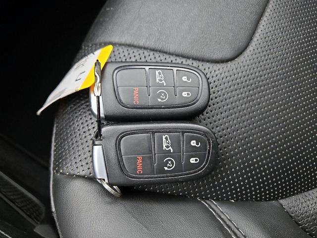 Photo of 2019 Silver Jeep Cherokee