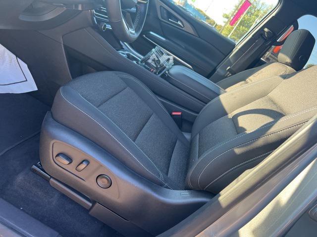 Photo of 2025 Sterling Gray Metallic Chevrolet Traverse