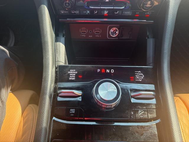 Photo of 2025 Bright White Clearcoat Jeep Grand Cherokee