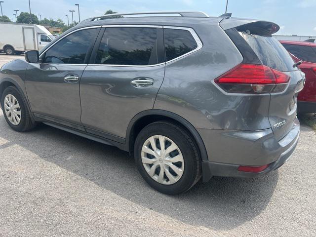Photo of 2017 Gun Metallic Nissan Rogue
