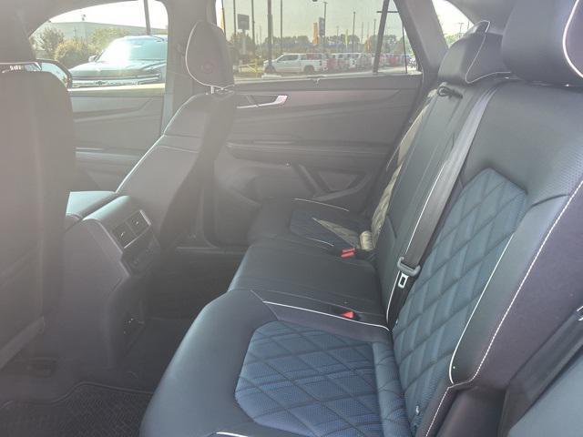 Photo of 2024 Gray Volkswagen Atlas Cross Sport