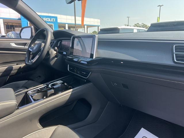 Photo of 2024 Gray Volkswagen Atlas Cross Sport