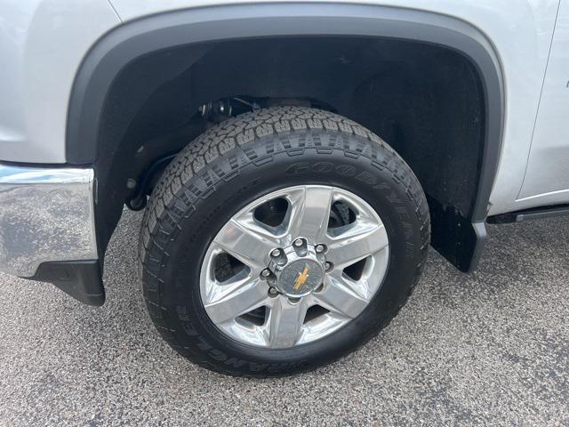 Photo of 2023 Silver Ice Metallic Chevrolet Silverado 2500