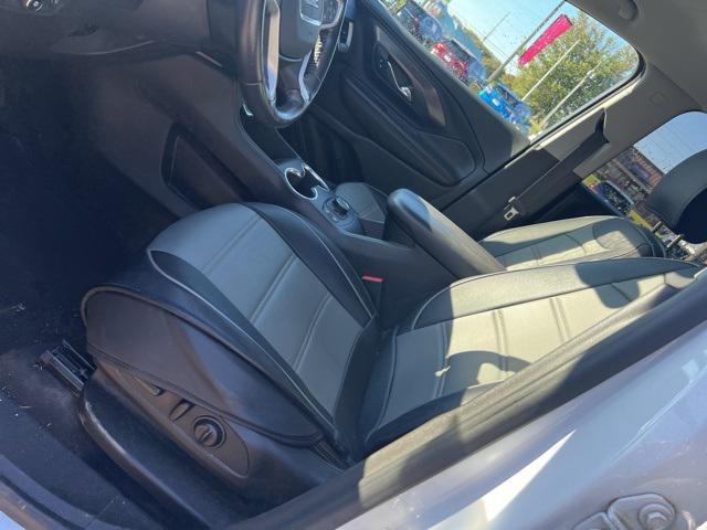 Photo of 2020 Summit White GMC Terrain