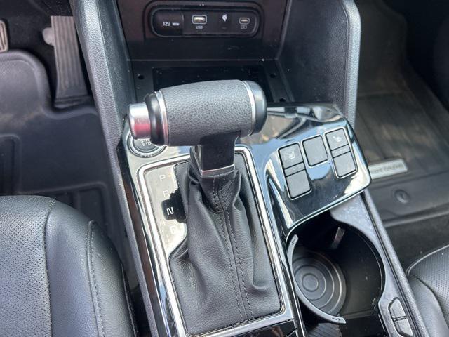 Photo of 2023 Glacial White Pearl Kia Sportage