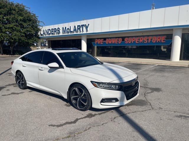 Photo of 2018 Platinum White Pearl Honda Accord