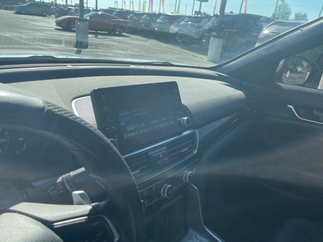 Photo of 2018 Platinum White Pearl Honda Accord