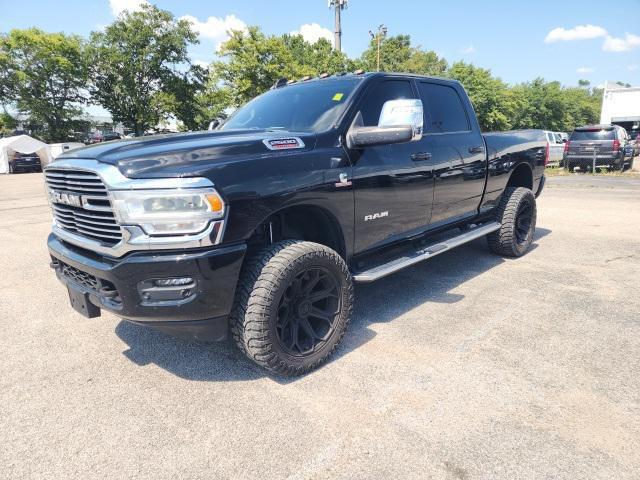 Photo of 2023 Diamond Black Crystal Pearlcoat RAM 2500