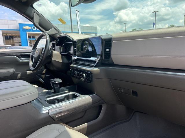 Photo of 2023 Black Chevrolet Silverado 1500