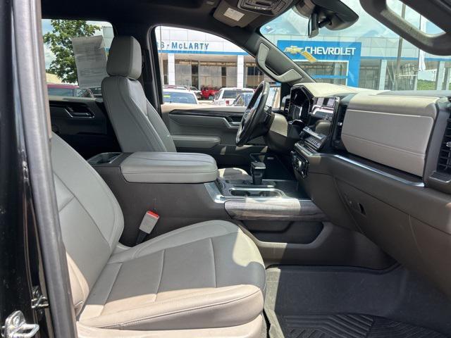 Photo of 2023 Black Chevrolet Silverado 1500