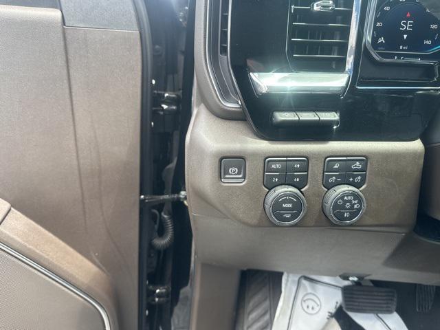 Photo of 2025 Black Chevrolet Silverado 1500