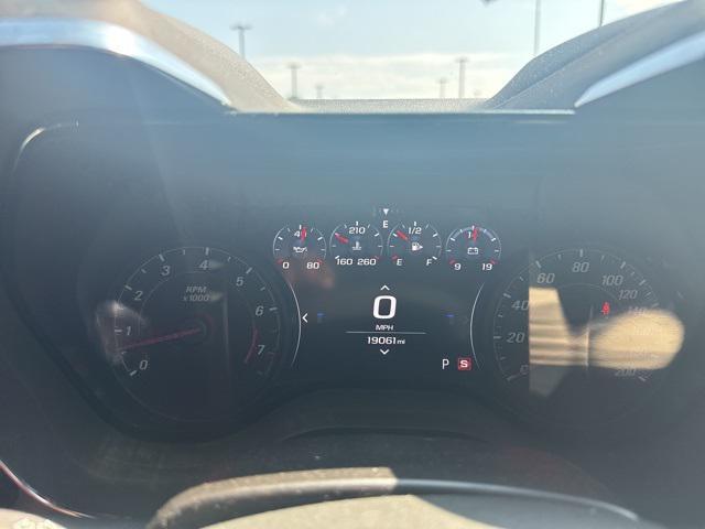 Photo of 2023 Summit White Chevrolet Camaro