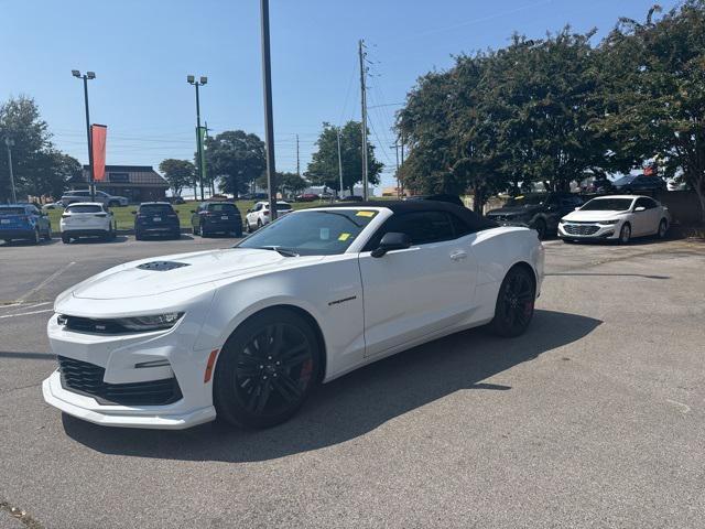 Photo of 2023 Summit White Chevrolet Camaro