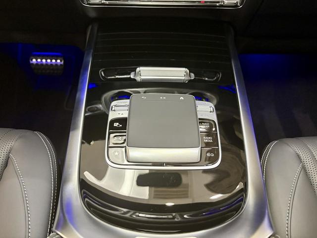 Photo of 2025 MANUFAKTUR Moonlight White Metallic Mercedes-Benz G-Class