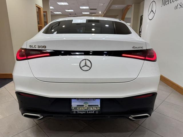 Photo of 2024 Polar White Mercedes-Benz GLC 300
