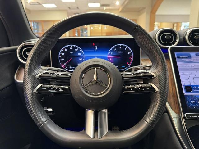 Photo of 2024 Polar White Mercedes-Benz GLC 300