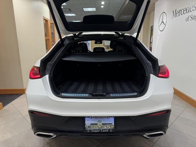 Photo of 2024 Polar White Mercedes-Benz GLC 300