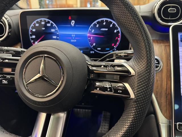 Photo of 2024 Polar White Mercedes-Benz GLC 300