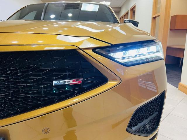 Photo of 2022 Tiger Eye Pearl Acura MDX