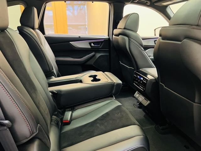 Photo of 2022 Tiger Eye Pearl Acura MDX