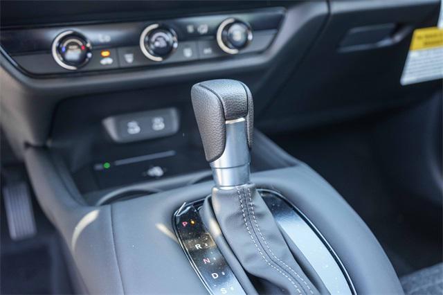 Photo of 2026 Platinum White Pearl Honda HR-V