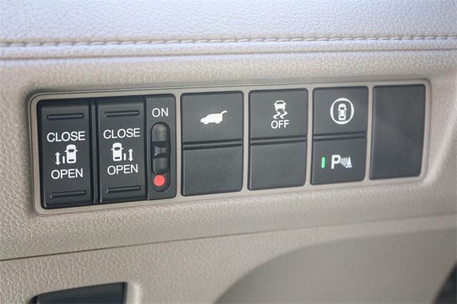 Photo of 2022 Platinum White Pearl Honda Odyssey