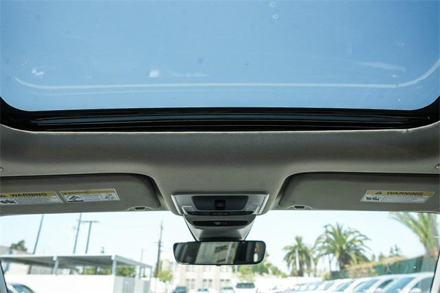 Photo of 2026 Urban Gray Pearl Honda HR-V