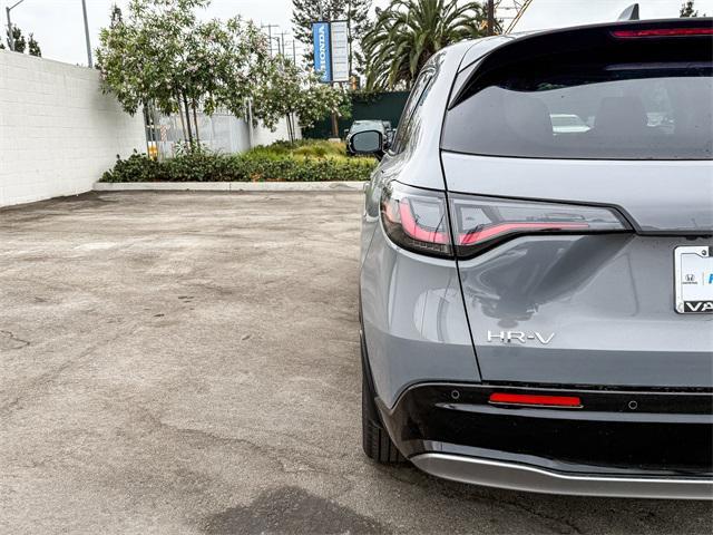 Photo of 2026 Urban Gray Pearl Honda HR-V