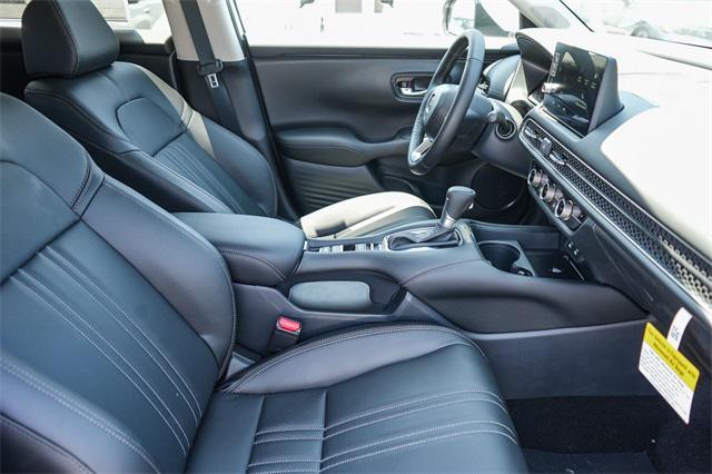 Photo of 2026 Urban Gray Pearl Honda HR-V