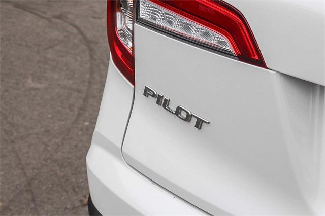 Photo of 2022 Platinum White Pearl Honda Pilot